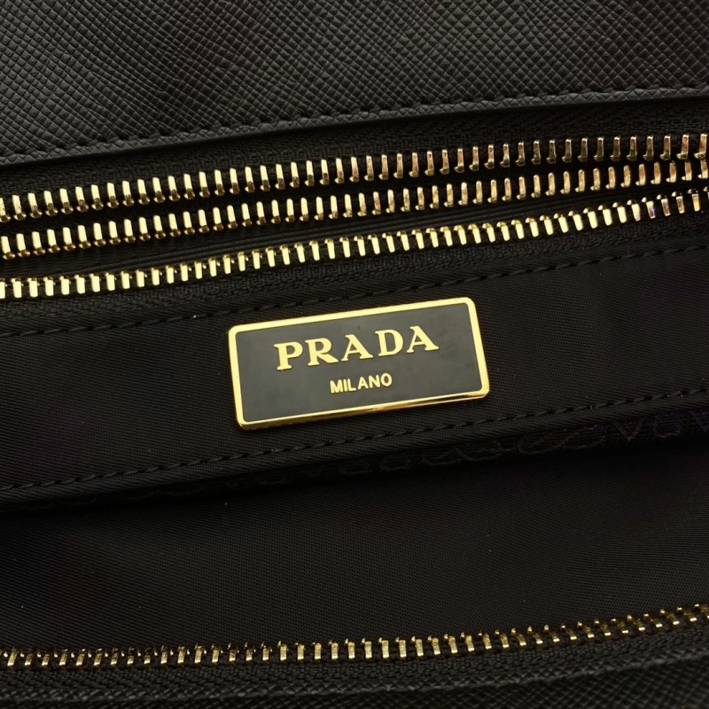 Pra*a tote bags